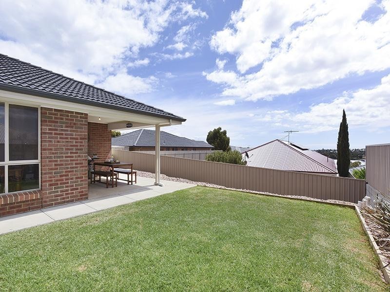 17 Daintree Drive, Seaford Rise SA 5169