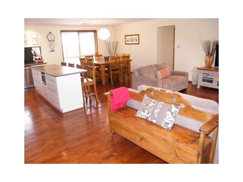 19 Dom Street, Mclaren Flat SA 5171