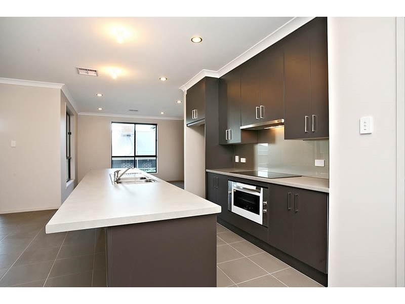 8 Bondi Drive, Seaford Rise SA 5169