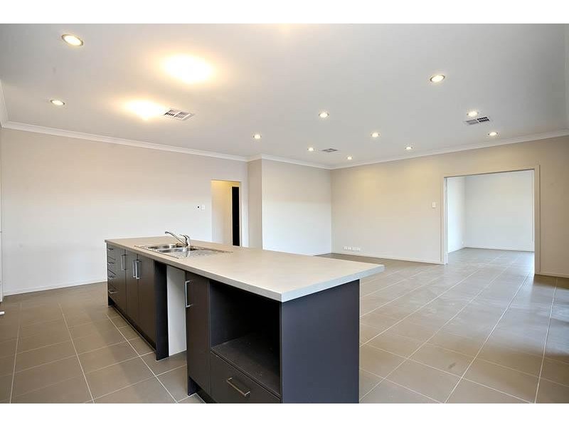 8 Bondi Drive, Seaford Rise SA 5169