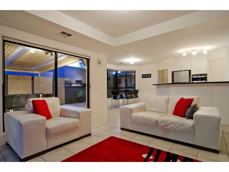 8 Harbour Drive, Seaford Rise SA 5169