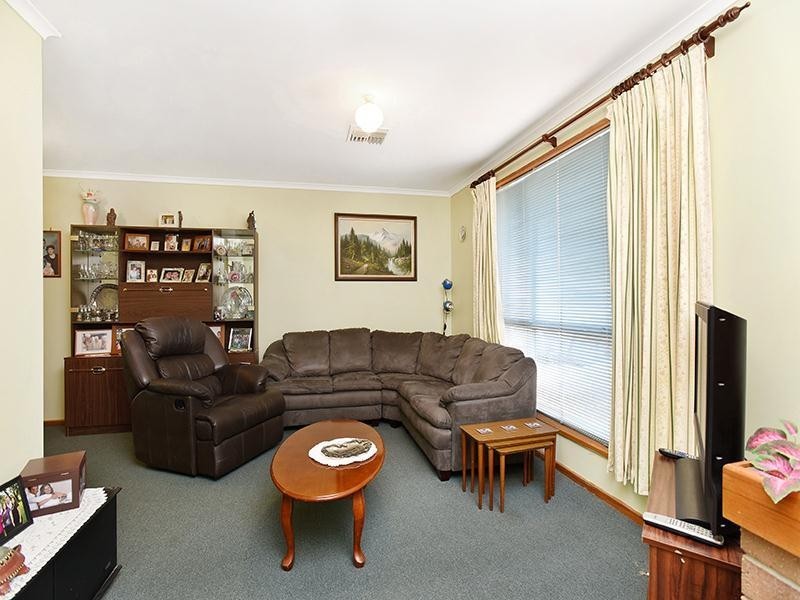 2 Coral Court, Seaford Rise SA 5169