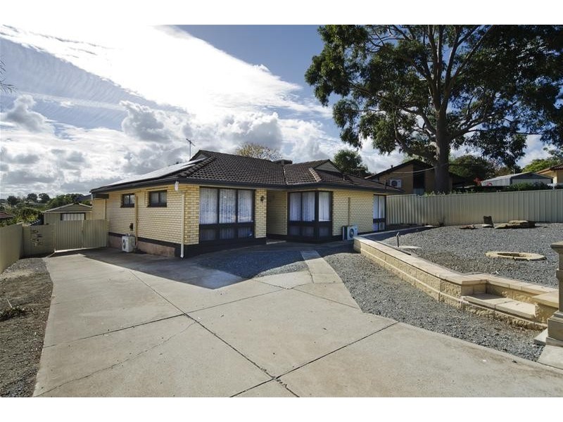 15 Norman Crescent, Hackham SA 5163