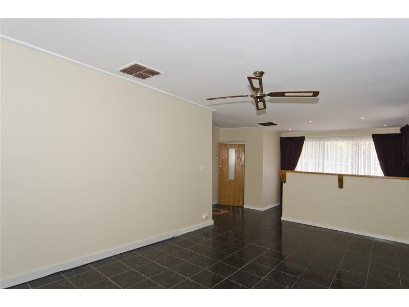 15 Norman Crescent, Hackham SA 5163