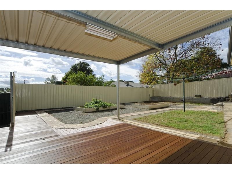 15 Norman Crescent, Hackham SA 5163