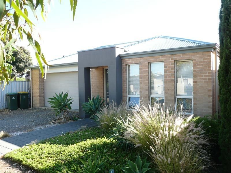 7 McBurney Crescent, Aldinga Beach SA 5173