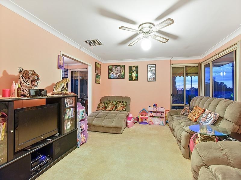 26 Williams Avenue, Hackham West SA 5163