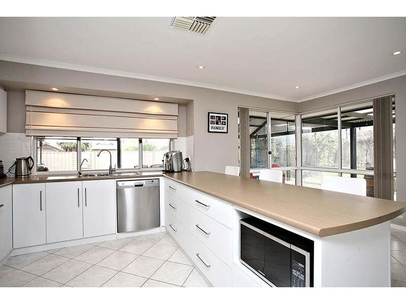 1 Cutlass Walk, Seaford Rise SA 5169