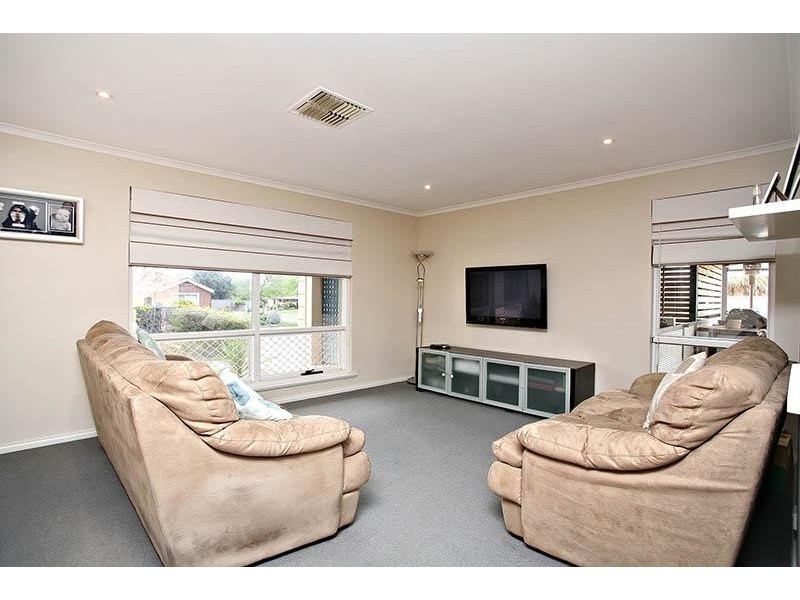 1 Cutlass Walk, Seaford Rise SA 5169