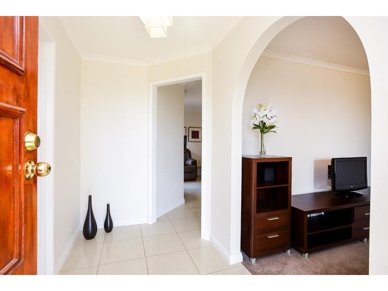 18 Goodrington Way, Moana SA 5169