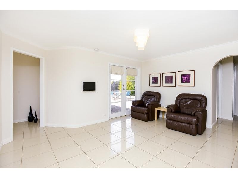 18 Goodrington Way, Moana SA 5169