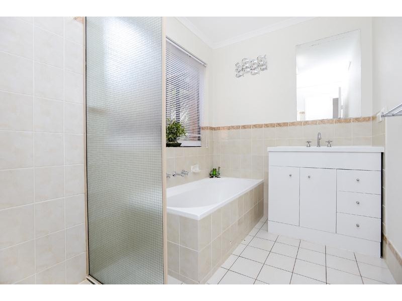 18 Goodrington Way, Moana SA 5169