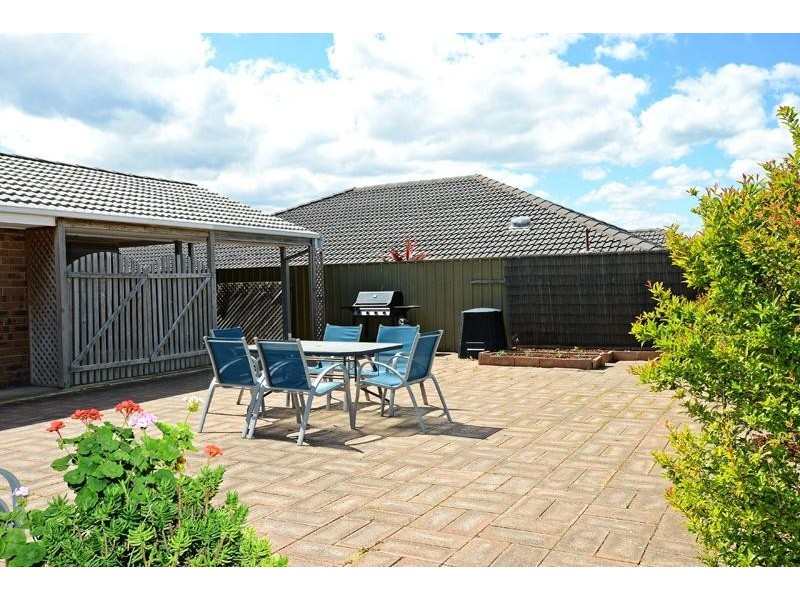 18 Goodrington Way, Moana SA 5169