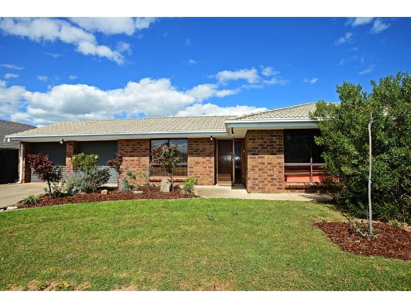 18 Goodrington Way, Moana SA 5169