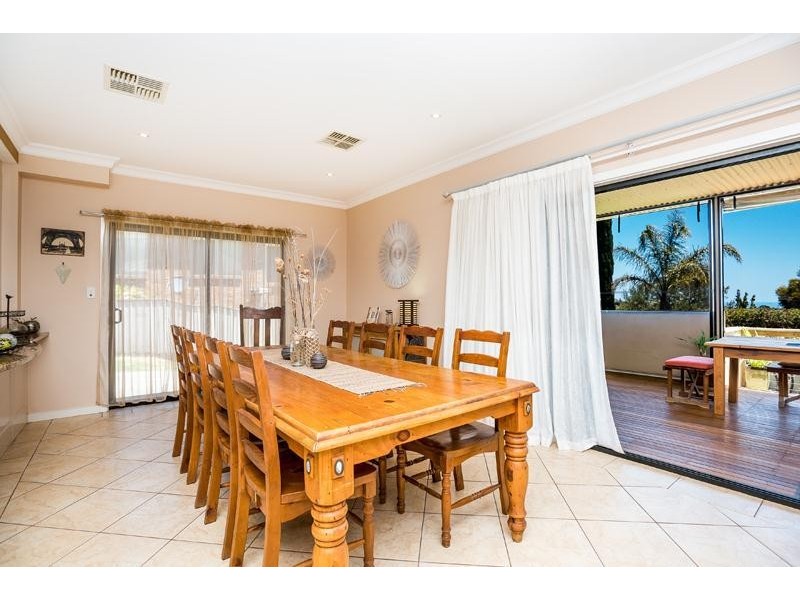 18 Kestrel Circuit, Seaford Rise SA 5169
