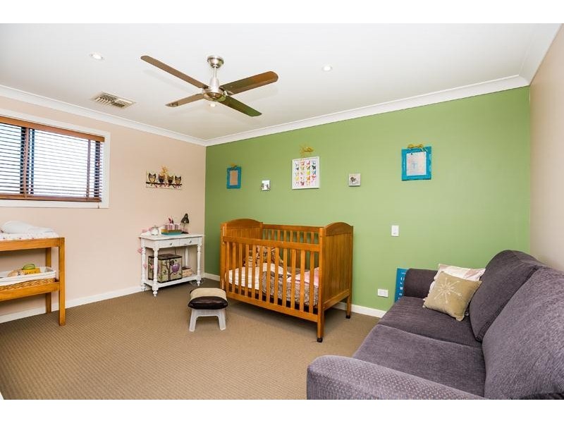 18 Kestrel Circuit, Seaford Rise SA 5169