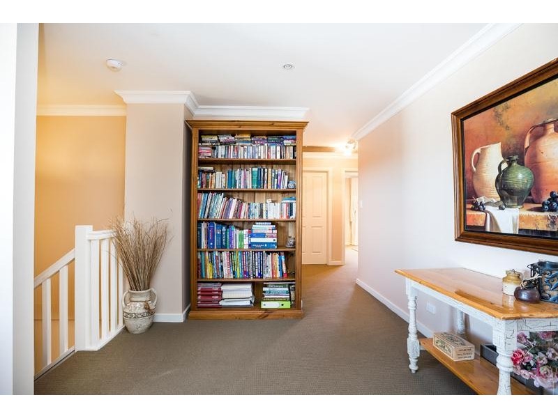 18 Kestrel Circuit, Seaford Rise SA 5169