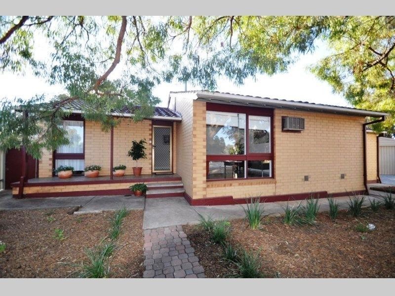32 Diana Crescent, Morphett Vale SA 5162
