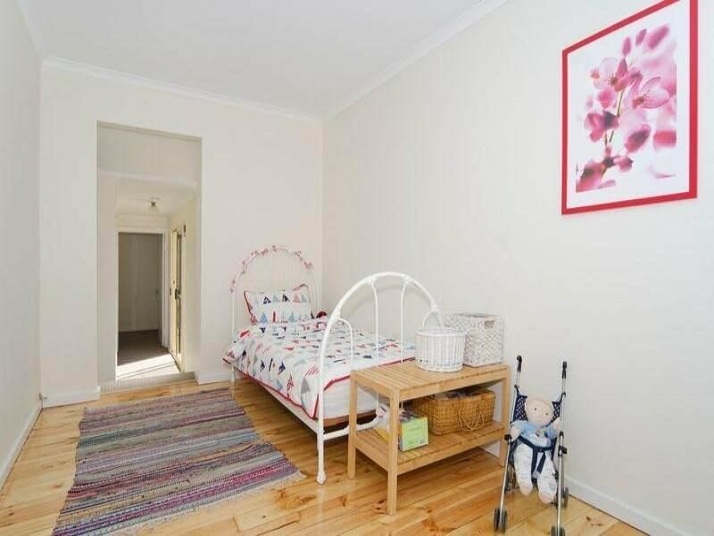 32 Diana Crescent, Morphett Vale SA 5162