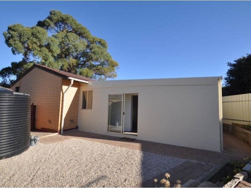 32 Diana Crescent, Morphett Vale SA 5162