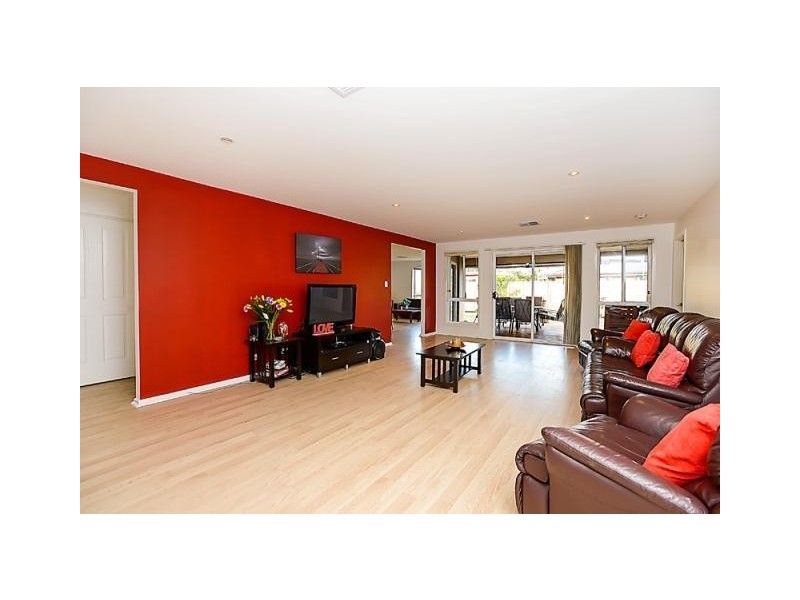 17 Buoy Crescent, Seaford Meadows SA 5169