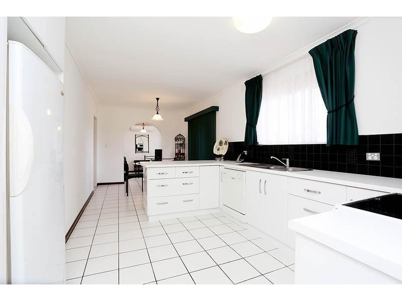 8 Flinders Avenue, Seaford SA 5169