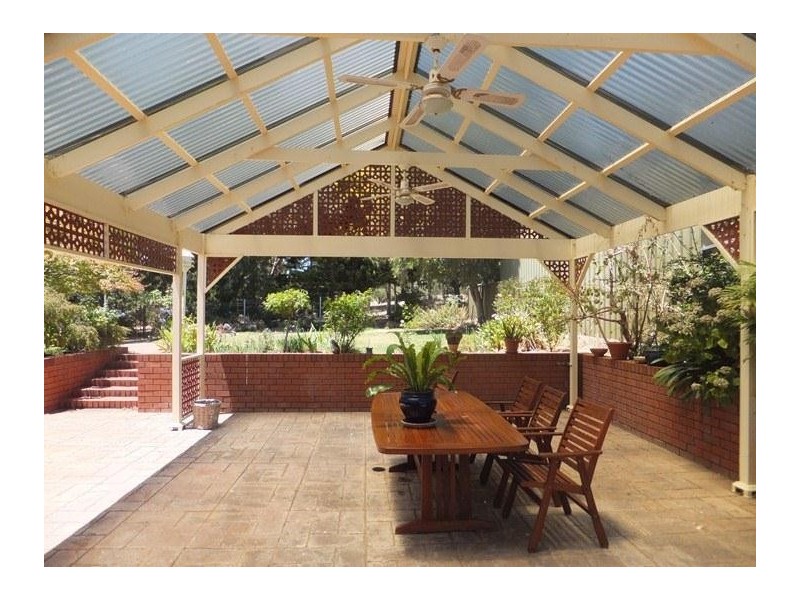 13 Waverley Drive, Willunga SA 5172