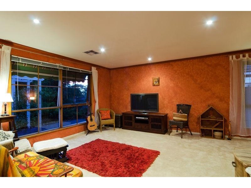 28 Lexcen Grove, Happy Valley SA 5159