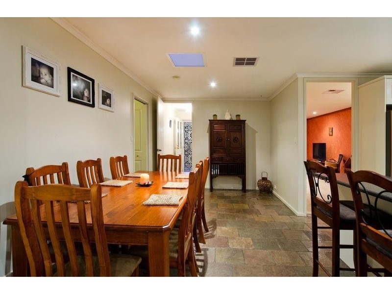 28 Lexcen Grove, Happy Valley SA 5159