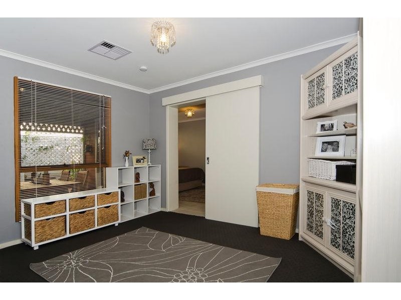 28 Lexcen Grove, Happy Valley SA 5159