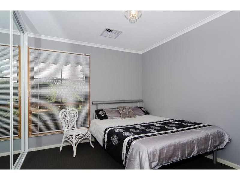 28 Lexcen Grove, Happy Valley SA 5159