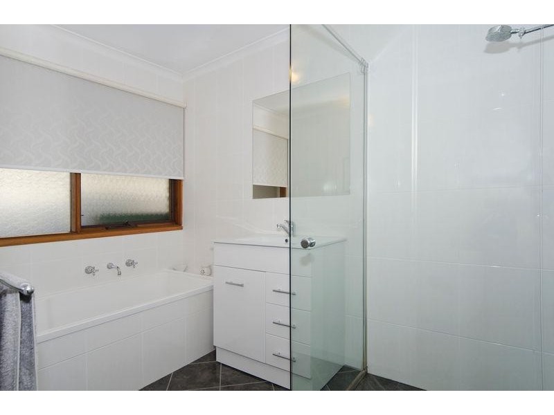 28 Lexcen Grove, Happy Valley SA 5159