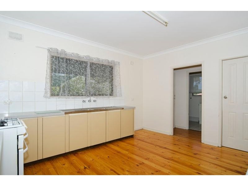 16 Clive Street, Morphett Vale SA 5162