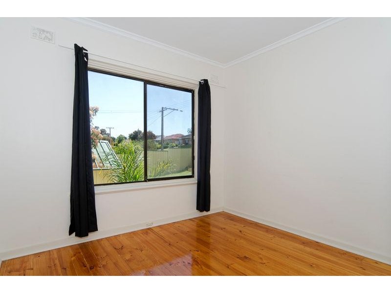 16 Clive Street, Morphett Vale SA 5162