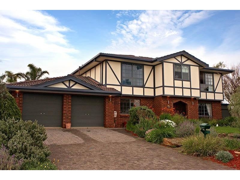 8 Paignton Close, Moana SA 5169