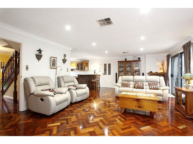 8 Paignton Close, Moana SA 5169