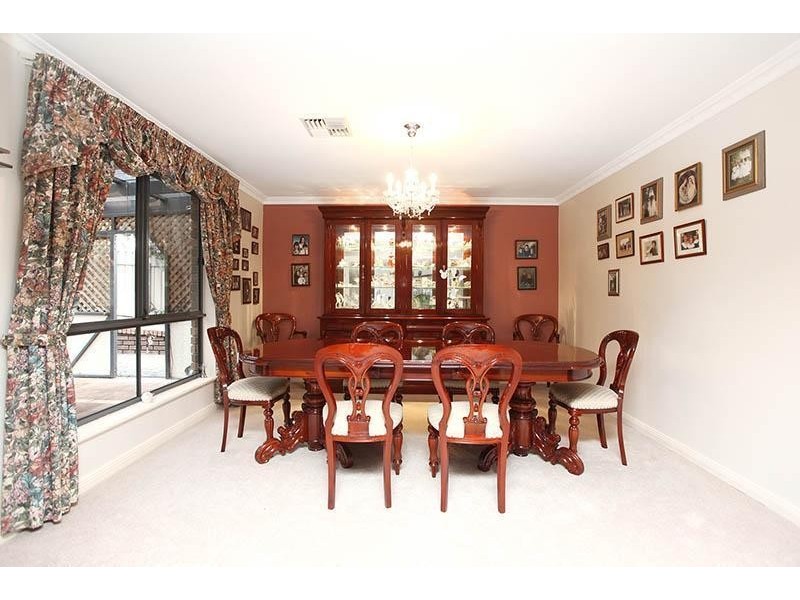 8 Paignton Close, Moana SA 5169