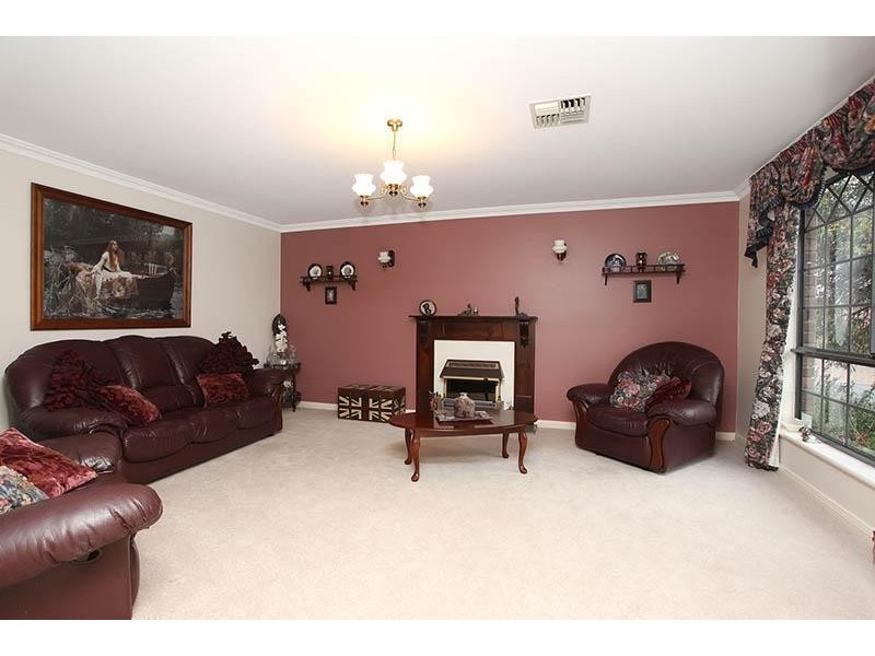 8 Paignton Close, Moana SA 5169