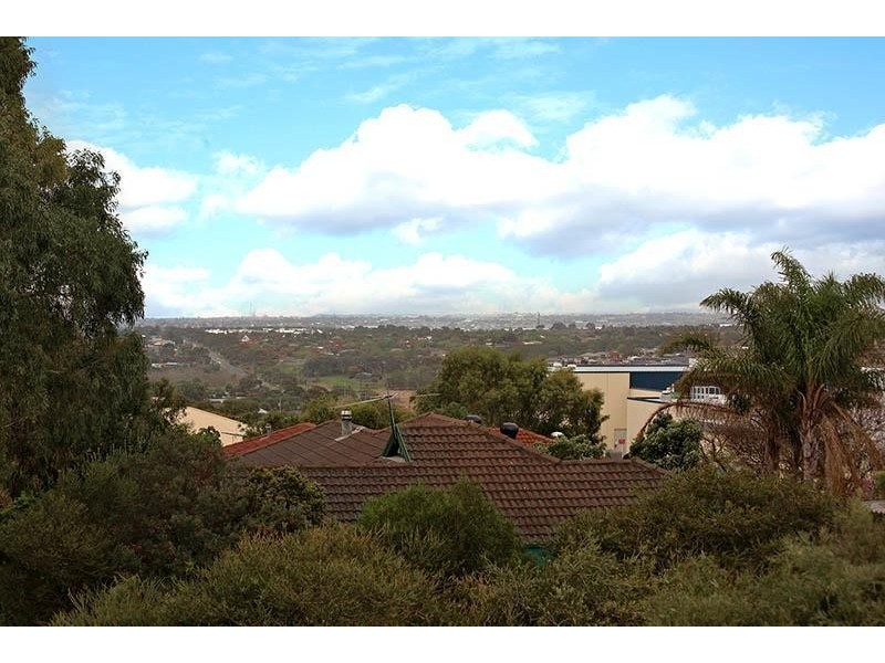 8 Paignton Close, Moana SA 5169