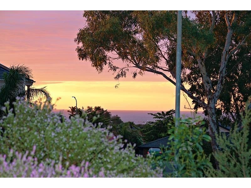 8 Paignton Close, Moana SA 5169