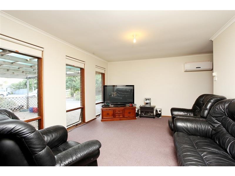 9 Stirling Crescent, Aldinga Beach SA 5173