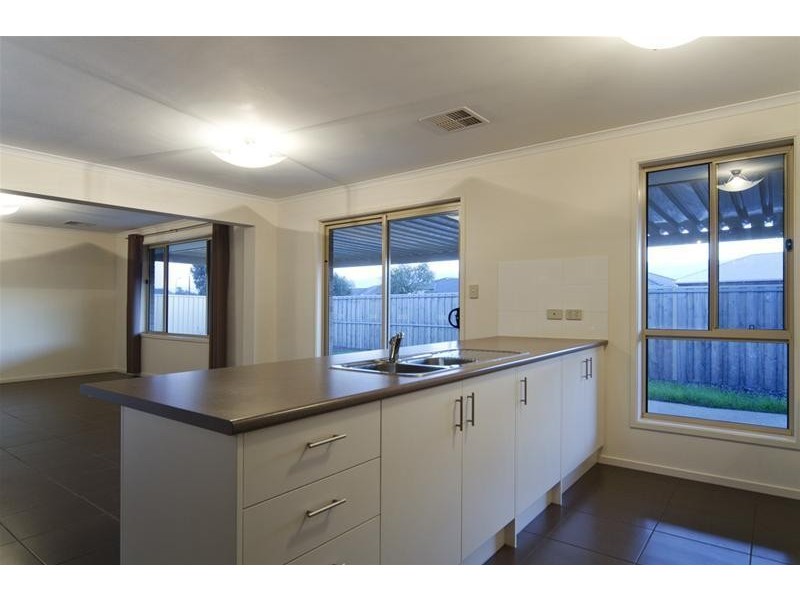 6 Pinkgum Avenue, Aldinga Beach SA 5173