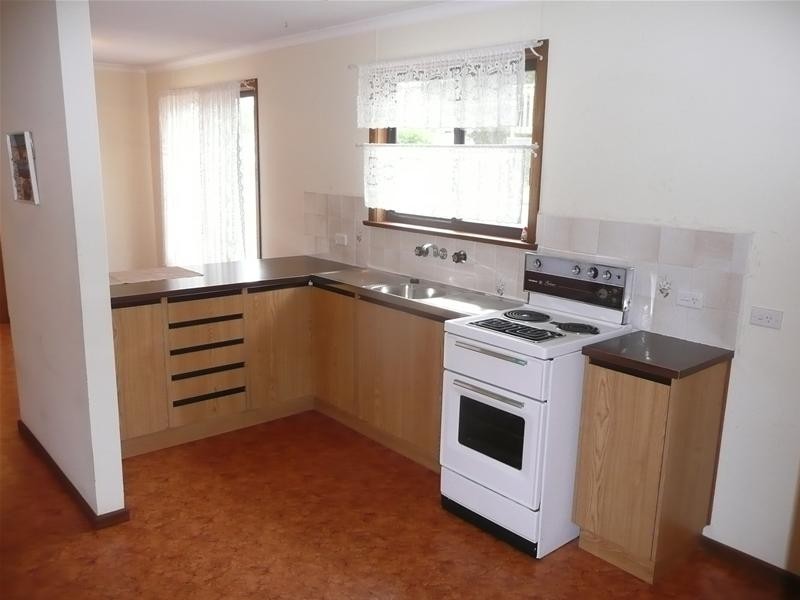 28 Whinnerah Avenue, Aldinga Beach SA 5173