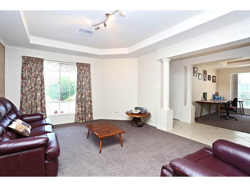 9 Helen Avenue, Aldinga Beach SA 5173