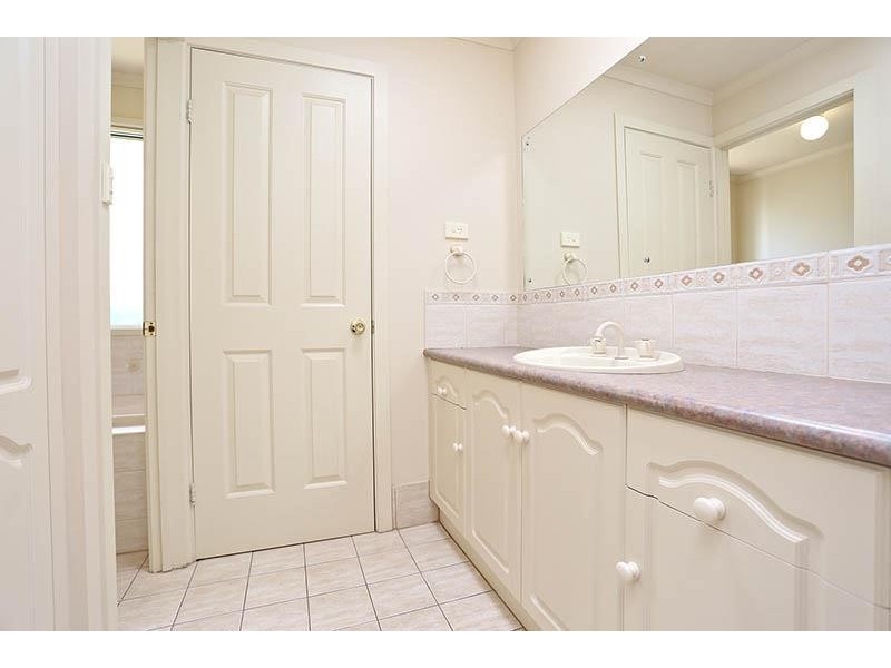 9 Helen Avenue, Aldinga Beach SA 5173