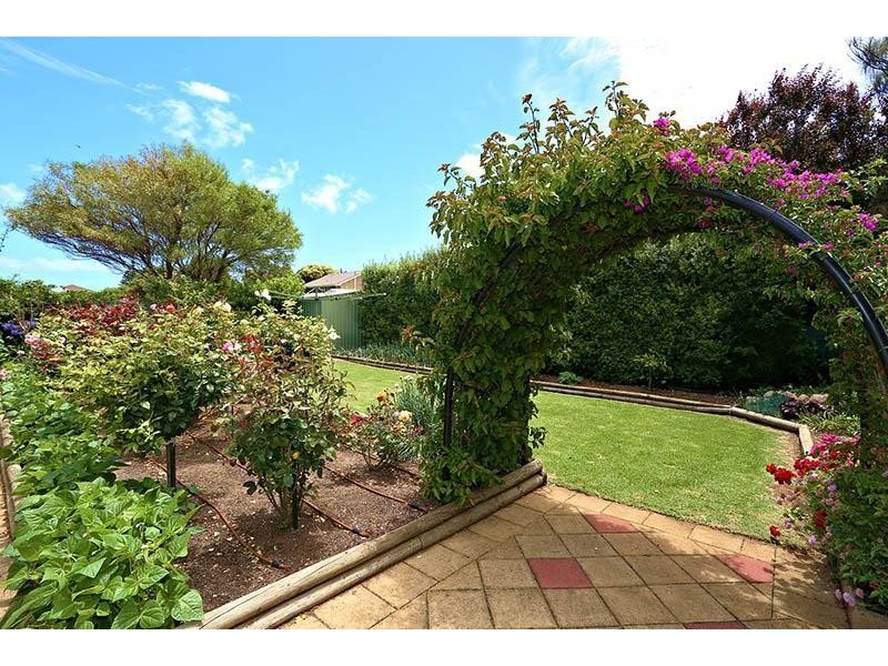 9 Helen Avenue, Aldinga Beach SA 5173