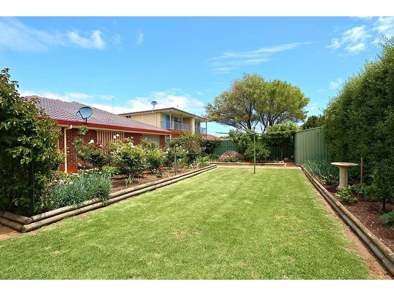 9 Helen Avenue, Aldinga Beach SA 5173