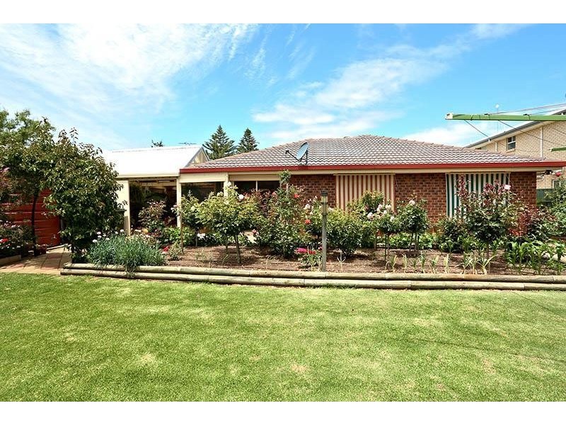 9 Helen Avenue, Aldinga Beach SA 5173