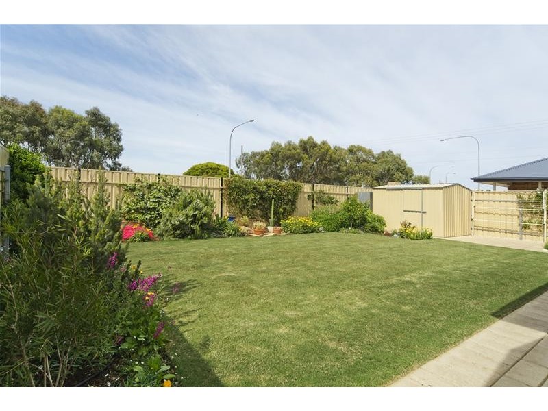 16 Stern Road, Seaford Meadows SA 5169