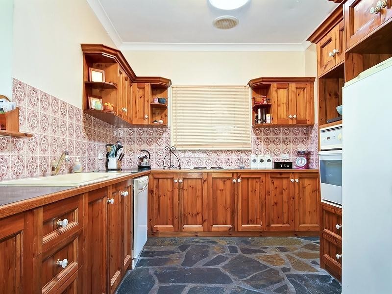 24 Giles Road, Willunga SA 5172